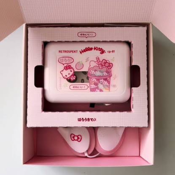 Hello Kitty Strawberry Milk Cassette Player - Picture 3 of 3